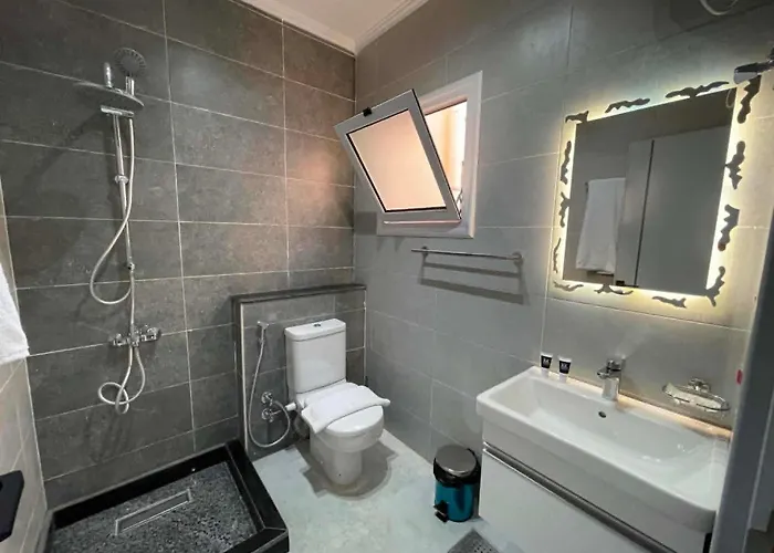 Sheraton Road Sherry Street Near Marina 3*